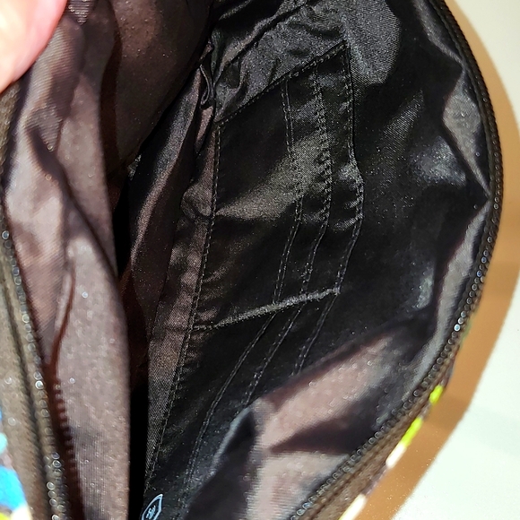 EUC Lighten Up on Horizon Crossbody, Vera Bradley - Picture 7 of 10